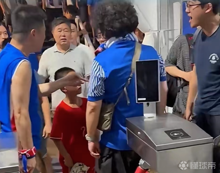 成熟足球文化:球迷应远离对立与仇恨